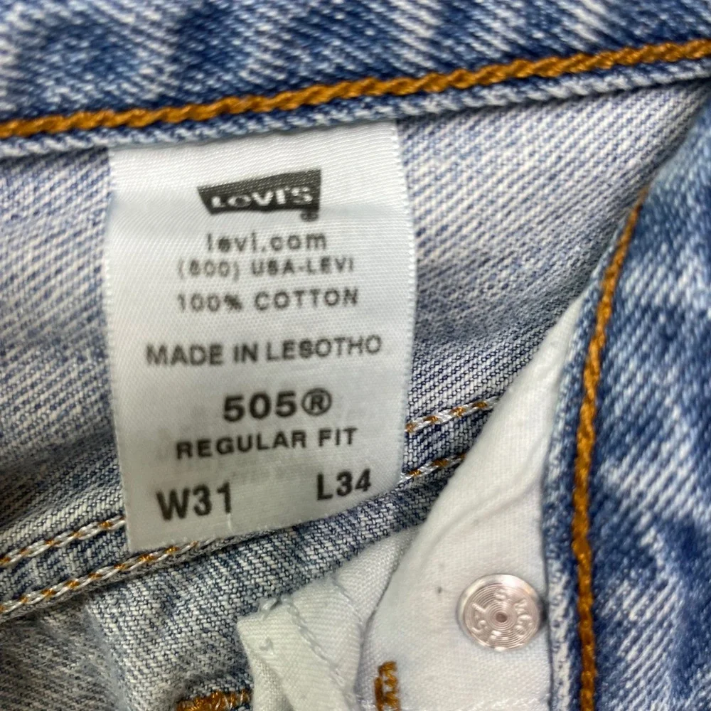 Vtg Y2K Levis 505 Regular Fit Men Jeans 31x34 Light Wash Blue Straight Leg Denim